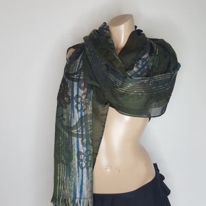 Unbranded green paisley fringed scarf 74 × 26